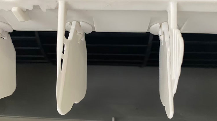 ベッドの汚れ清掃後